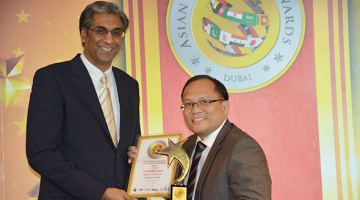 HR PROFESSOR PICKS UP OUTSTANDING ASIAN FACULTY AWARD 