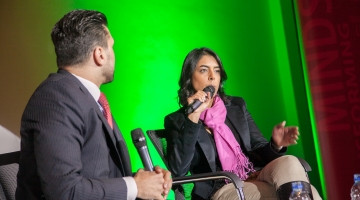 LEADING FEMALE DOT-COM ENTREPRENEUR REVEALS HOW TO SUCCEED IN CYBERSPACE