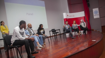 INTERDISCIPLINARY DEBATE REVEALS WHAT IT TAKES TO BE A GOOD STUDENT