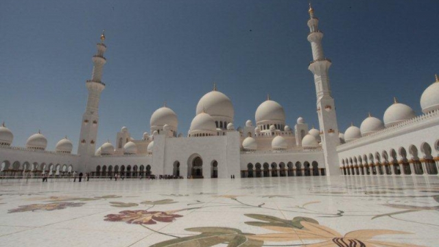 ARCHITECTURE STUDENTS VISIT SHEIKH ZAYED GRAND MOSQUE