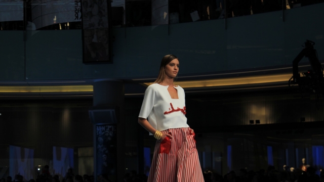 STUDENTS DISPLAY PHOTOGRAPHY FLAIR AT DUBAI FASHION SHOW