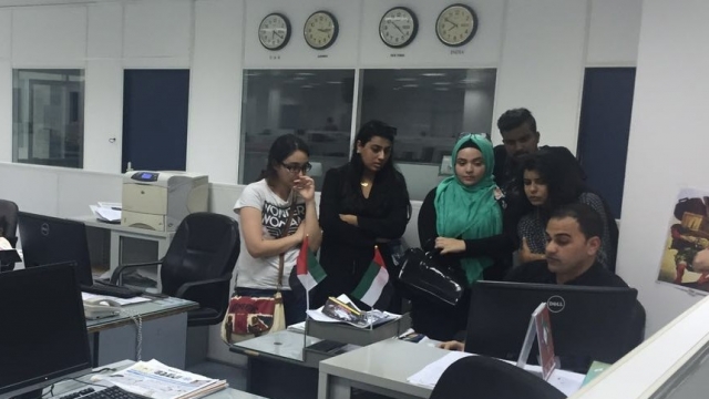 JOURNALISM STUDENTS EXPERIENCE LIFE IN THE NEWSROOM