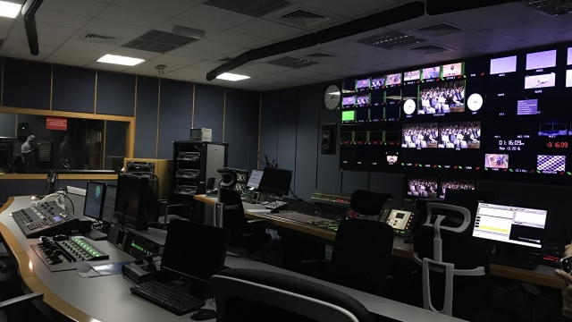 MEDIA STUDENTS VISIT DUBAI MEDIA INCORPORATED