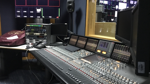MEDIA STUDENTS VISIT DUBAI MEDIA INCORPORATED